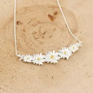 Graduated Sterling Silver Daisy Necklace