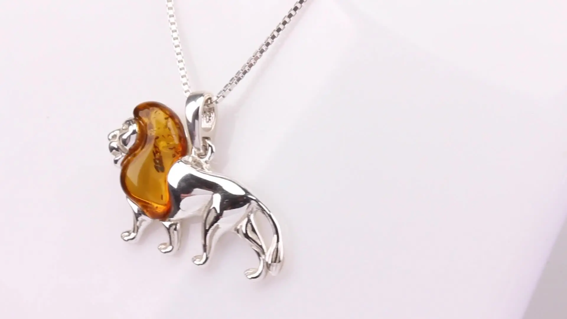 Silver hot sale lion pendant